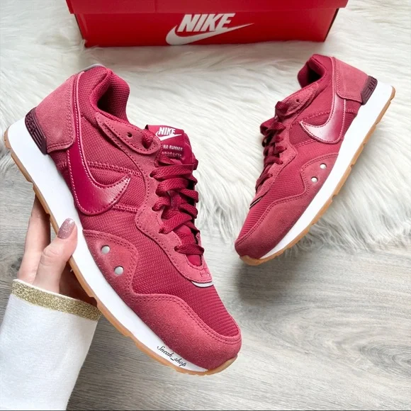 Nike Shoes Nwt Nike Venture Runner Womens Shoes Poshmark